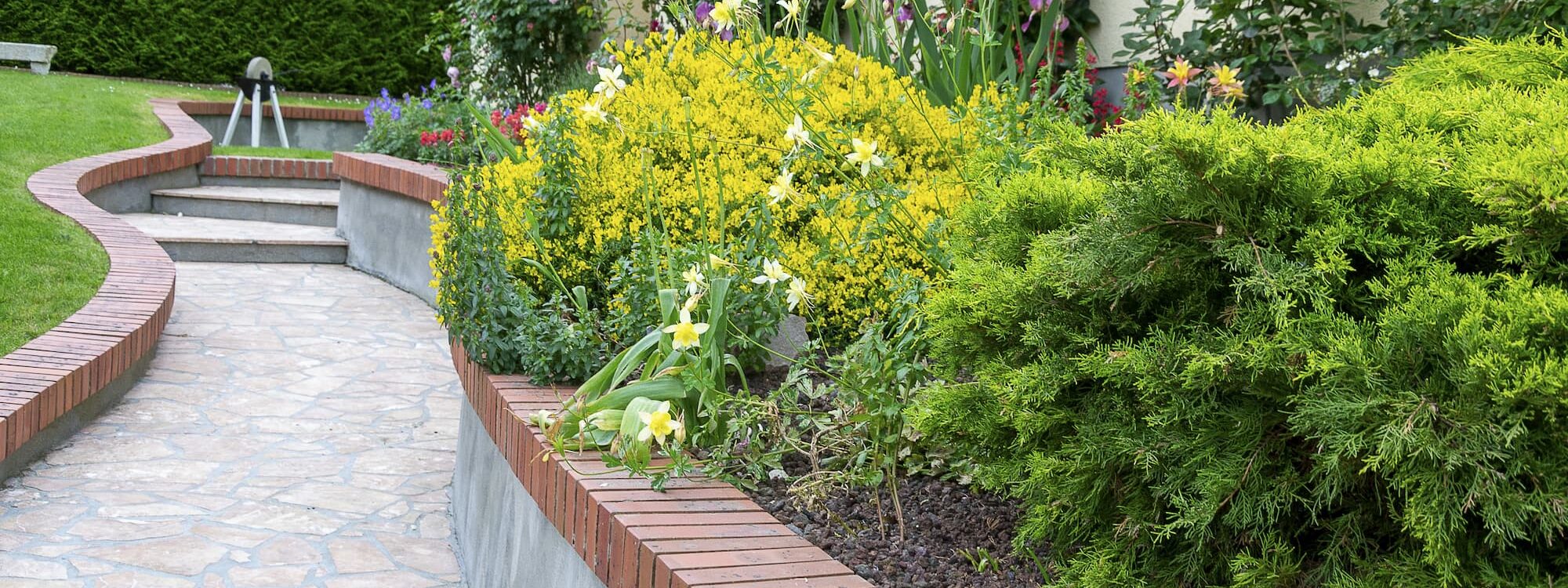 Quels sont les avantages des murets et bordures en pierres naturelles dans votre jardin ? Colmar